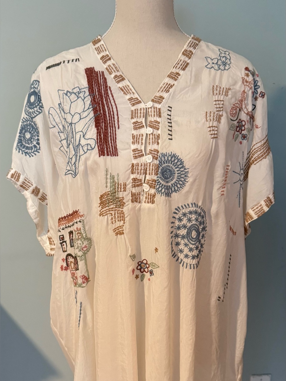 Johnny Was White Embroidered V-Neck Tunic with Multi-Color Motifs